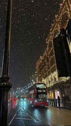 London Dreams, London Christmas, Winter Vibes, Christmas Vibes, Winter Aesthetic, Christmas Aesthetic, Travel Aesthetic