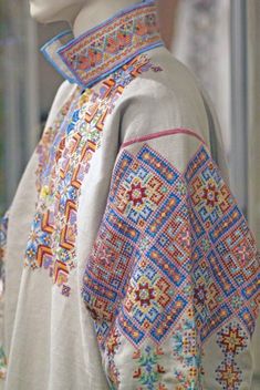 Ukrainian Cultural Clothing, Ukranian Folk Clothes, Ukrainian Traditional Clothing Men, Traditional Ukrainian Clothing, Ukrainian Traditional Clothing, Ukrainian Symbols, Slavic Fashion, Imperial Clothing, Ukraine Embroidery