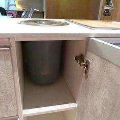 Cozinha em L -6 Dicas para sua cozinha em L Kitchen Cabinet Design, Kitchen Pantry, Home N Decor, Kitchen Inspirations, Future House, Decorating Your Home