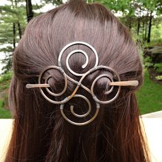 Hair Barrette (comes with 2 sticks)  Wear as a barrette OR a bun cover holder  -Wire wrapped solid copper metal hair slide/barrette in a unique spiral design.    -Made to be strong, yet flexible so that you may gently bend it to the shape of your head & hairstyle -perfect for everyday wear  -a great gift for the stylish woman with beautiful long hair SIZE:  Main component is 3.5 inches long and 3.5 inches tall.  The pin sticks that go through the main component are 5 inches long.   See more hair Jewel Tone Earrings, Old Fashioned Wedding, Handmade Hair Clips, Bun Holder, Hair Brooch, Hair Clips For Women, Handmade Hair Clip, Baroque Pearl Earrings, Metal Hair