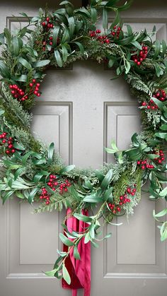 Holiday Home Tour 2023 - Haneen's Haven Closet Units, Black Velvet Chair, Choosing Paint Colours, Custom Roman Shades, Towel Rod, Green Glassware, Small Closets