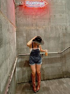 Overalls - princess polly Tank - forever 21 Hat- boot barn 5x beaver Boots - vintage larry mahan Cowgirl Fits, Forever 21 Hats, Tokyo Spring, Concert Fit Ideas, Eras Tour Ideas, Cowgirl Boots Outfit, Nashville Outfit, Free Rein, Barn Dance