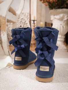 Navy Pink Uggs With Bows, Lace Wedges Shoes, Lingerie Cute, Cute Uggs, Stylish Winter Boots, Cute Sporty Outfits, Reindeer Headband, Shearling Boots, Fresh Shoes