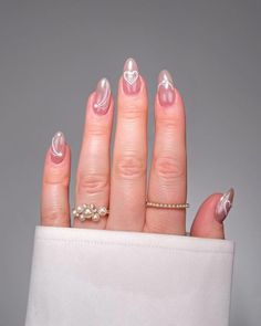 coquette bow nails designs Pearly Nails, Pearl Coquette, Chrome Nail Ideas, Gel Chrome Nails