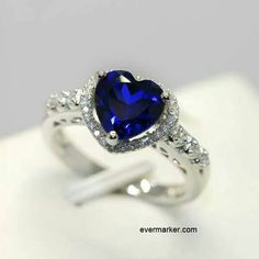 Ahhhh this is so pretty Gold Finger Rings, Magical Jewelry, Discount Jewelry, Pretty Rings, Fantasy Jewelry, Girly Jewelry, Sapphire Engagement, Stunning Jewellery, Dream Jewelry