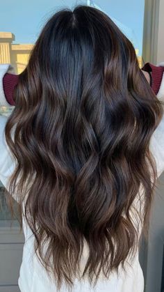 Brown Hair With Lowlights, Baby Highlights, Dark Chocolate Brown Hair, Dark Brunette Hair, Brunette Balayage