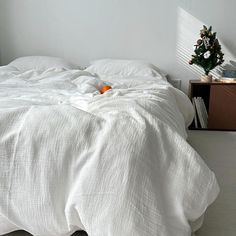 Airy Cloud White Bedding Set White Bedding Set, Single Bedding Sets, Dark Academia Room Decor, White Bed Set, Room Decor Dark, Queen Bedding, Shabby Chic Room, White Look, Full Bedding Sets