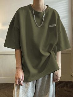 Baggy Shirts Men, Asian Casual Outfits, Fancy Casual Outfits Men, Baggy Tshirts, Baggy Shirt Outfit, Oversized Outfit Men, Baggy Tshirt Outfit, Oversized Tshirt Outfit Men, Green Shirt Outfits