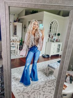 Shacket And Flare Jeans, Woman’s Country Outfit, Country Bohemian Outfits, Dressed Up Western Outfits Women, Bellbottom Outfit Ideas, Country Boho Aesthetic, Southern Bell Outfits, Southern Inspired Outfits, Bell Bottom Winter Outfit