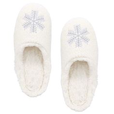 Charter Club Memory Foam Snowflake Clog Slippers White Small Brand:Charter Club Size: Small 5-6 Lg. 9-10 Xl: 11-12 Type:Clog Slippers Color:White Condition:Brand New Penguin Slippers, Slippers White, Grey Slippers, Ballerina Slippers, Club Shoes, Fur Shoes, Slide Slippers, Clog Slippers, Soft Slippers