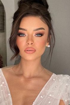 Makeup Hooded Eyes, Glam Bride Makeup, Wedding Makeup For Blue Eyes, Wedding Guest Makeup, Makeup Looks For Green Eyes, Glam Wedding Makeup, Wedding Makeup For Brown Eyes, Brown Hair Blue Eyes, Bridesmaid Hair Makeup