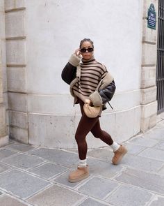 Brown Leggings Outfit, Girls Legging Outfits, Striped Knitwear, French Wardrobe, Brown Leggings, Athleisure Trend, House Clothes, Leggings Outfit, Legging Outfits