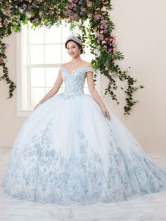 Quinceanera Collection, Off Shoulder Ball Gown, Beautiful Ball Gowns, Quinceñera Dresses, Quinceanera Dresses Blue, Pretty Quinceanera Dresses, Girls Applique, Quince Dress, Embroidered Lace Dress