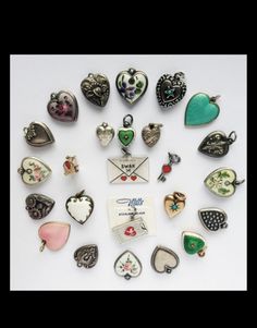 Tiny Pictures, Accessories Aesthetic, Heart Necklaces, Vintage Charm Bracelet, Heart Pendants, Dope Jewelry, Funky Jewelry, Vintage Heart