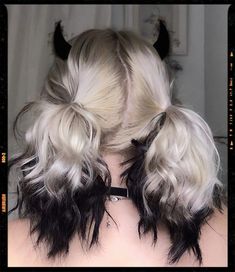 Black and White Hair - Grunge Hair Natural Alt Hair Dye, Alternative Hair Natural Color, Grunge Hairstyle Long, Cute Died Hairstyles, Character Hair Inspiration, Long Hairstyle Drawing Reference, Hairstyle Ideas Grunge, Two Color Dyed Hair, Alternative Dyed Hair Ideas