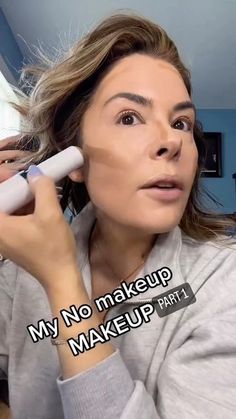 Make Up To Make You Look Younger, Natural Look Make Up Tutorial, Contour Makeup Over 40, Minimal Makeup Look Over 40, Natural Makeup For Over 40, Natural Makeup Everyday Over 30, Makeup Late 30s, Over 40 Contouring, Makeup Tutorial For Women In Their 40s