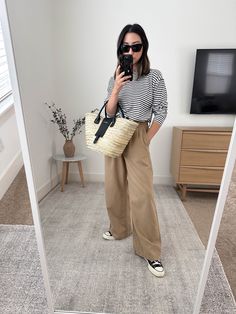 Shop The Petite Harlow Wide-Leg Pant and other curated products on LTK, the easiest way to shop everything from your favorite creators. Harlow Pants Outfit, Madewell Harlow Pants Outfit, Petite Wide Leg Pants Outfit, Wide Leg Trousers Outfit, Wide Leg Pants Outfit, Leg Pants Outfit, Trouser Outfit, Hello Fashion, Glad Rags