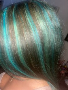 Teal Hair Dye, Blue Brown Hair, Highlights Blue, Bright Blue Hair, Blue Hair Highlights, Skunk Hair, Brown Hair Dye, Hair Color Streaks, Teal Hair