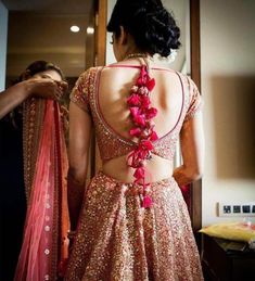 Bride Pic, Mehndi Dresses, Blouse Ideas, Choli Blouse, Blouse Designer, Bengali Bride