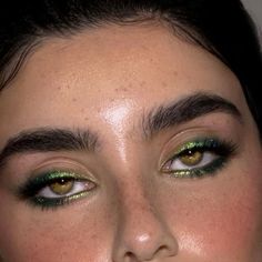 Green Makeup Ideas, Green Make Up, Tiny Paintings, Funky Makeup, Vampire Bride, Face Charts