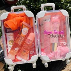 Suitcase lip gloss bundle are perfect to add to her stocking stuffer or as a Christmas gift. Its already packed in a cute mini suitcase and ready to go. Each lip gloss suitcase comes with a total of 6 mix gloss/ lip balm plus a scrunchie. Please READ Our Refund/Return Policy Before Ordering. Lipgloss Bundle, Lip Gloss Bundle, Mini Suitcase, Lip Gloss Homemade, Lip Gloss Cosmetics, Lip Balm Collection, Small Business Packaging Ideas, Lip Gloss Collection, Beauty Therapy