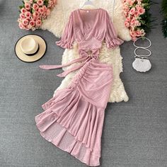 Casual Two-piece Spring Dress Set, Feminine Two-piece Summer Dress, Spring Two-piece Pink Skirt, Pink Kawaii Dress For Spring, Rok Tile, Cottagecore Pink Vintage Dress With Ruffles, Minimal Stil, Short Blouses, Trendy Dress Outfits