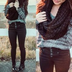 High waisted denim and knit sweater. Aeropostale.