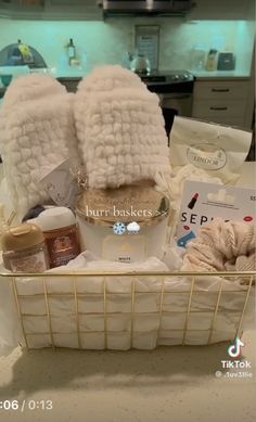 Beauty Raffle Basket Ideas, Mom Burr Basket, Home Depot Gift Basket, Birthday Basket For Brother, Christmas Gift For Mother In Law, Thank You Basket Ideas, Burr Basket Ideas Under 20$, Mini Gift Baskets, Bur Basket