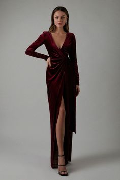 Dresses For Everyday, Velvet Dress Short, Classy Prom Dresses, Office Dresses For Women, Cute Prom Dresses, Pretty Prom Dresses, Gala Dresses, Stylish Dress Designs, Dress Gown