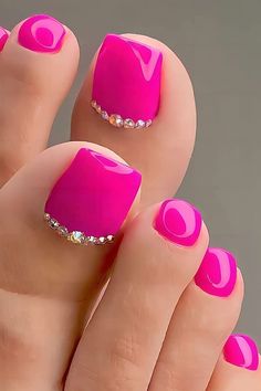 Morily Press on Toenails Short - Hot Pink Fake Toe Nails with 3D Rhinestones Design Cute Square Acrylic Toenail Kit Solid Color False Stick on Toes Nail for Women Diamond Toes Nails, Bright Pink Toe Nails, Pink Toe Nails, Nail Design Glitter, Acrylic Toe Nails, Acrylic Toes