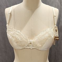 Wacoal Vintage 1993 85509 Women's Push Padded Underwire Bra Size 34c Classic Cream Bra With Padded Cups, White Fitted Feminine Bra, Fitted White Bra With Lace Trim, Fitted White Lace Bra, White Delicate Lace Fitted Bra, Cream Bra With Delicate Lace, Cream Delicate Lace Bra, Cream Lace Bra Partially Lined, Fitted Feminine Cream Bra