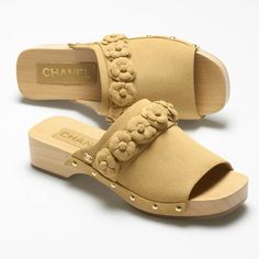 Chanel Suede Open Toe Clogs With Camellia Detail Throughout And Gold Logo On Heel. In A Neutral Tan Hue This Is A Great 3 Season Shoe. In Box With Dust Bag And Tags. Beige Mules, Chanel Mules, Navy Chanel, Chanel Store, Suede Slides, Suede Mules, Leather Block Heels, Chanel Shoes, Vintage Chanel