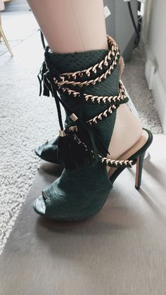 "Vintage 00s Dark Green Snakeskin Print Stiletto PU Leather Open Toe Gold Chain Strap Up Tassle Fringe Shoes Heels Sandals Sz 9 These shoes are in great condition.  Has some peeling inside (check pics). Heels is 4.5\" high.  Appropriate for any casual, or evening occasion. Thanks for looking! Domestic Shipping: Priority w/delivery confirmation (2-3 days). International Shipping: Calculated (based on weight). I ship all items within 12-24 hours after payment received!! If you are unhappy with you High Heel Tassel Sandals For Party, High Heel Sandals With Tassels For Party, High Heel Tassel Party Sandals, Party Open Toe Heels With Tassels, Party Heels With Tassels And Open Toe, Party Tassel Open Toe Heels, Fringe Open Toe Party Heels, Party Heels With Fringe And Open Toe, Party Fringe Open Toe Heels