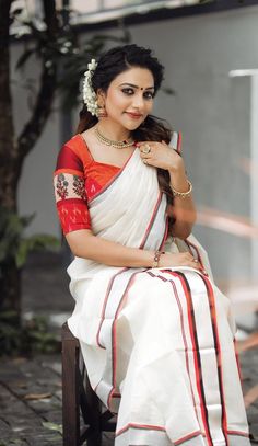 Kerala Saree Designs Setmundu Design, Set Mundu Kerala, Rimi Tomy, Settu Mundu, Kerala Traditional Saree, Celebrity Photoshoots, Kerala Dress, Onam Dress, Kerala Saree Blouse