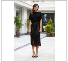 Yasemin on the  http://modatutkusu.net/look-of-the-day All Black Outfit, Get Dressed, Couture Fashion, Diy Fashion, Lace Skirt, Gowns Dresses, What To Wear