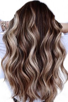 Balayage On Dark Brown Hair, Blonde Dimensional Hair, Ash Blonde Hair Balayage, Wavy Blonde Hair, Brown Hair Trends, Blonde Wavy Hair, Dark Brunette