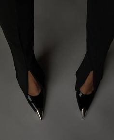 Heels Aesthetic, Ysl Heels, Classy Shoes, December 21, Outfit Inspiration Fall, Fall Fashion Outfits, Dark Fashion