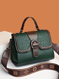 Expensive Bag, Ladies Bag, Classic Handbags, Dior Handbags, Purse Styles, Pretty Bags, Chain Crossbody Bag, Leather Bags Handmade, Shopping Tips