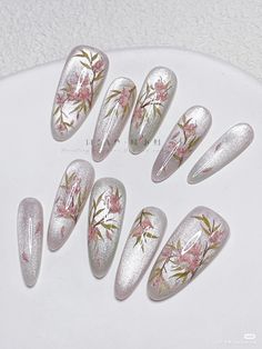 Asian Design Nails, Asian Nail Trends, Japanese Nuance Nails, Japanese Nails Art, Japanese Inspired Nails, Hyperpop Wallpaper, Lotus Nails, Artsy Nails, Asian Nails