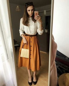 saia midi botões - verao 2019 2 Midi Vs Maxi Skirt, Button Down Skirt Outfits, Thrifted Outfits, Modest Dresses, Outfits Casuales