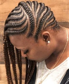 Medium Lemonade Braids Hairstyles, Medium Lemonade Braids, Medium Size Braids, Two Braid Hairstyles, Lemonade Braids, Glass Hair