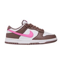 Brown Shoes Nike, Wmns Dunk Low, Custom Sneakers Diy, Christmas Shoes, Brown And Pink, Cute Nike Shoes, Cute Sneakers, Cute Nikes, Girly Accessories