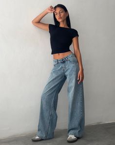 Pants Must Have, Wide Leg Low Rise Jeans, Pantalon Wide Leg Outfit, Mid Rise Jeans Outfit, Wide Leg Jean Outfits, Outfit Wide Leg, Low Rise Jeans Outfit, Denim Pants Outfit, Tinky Winky