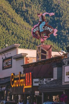 Million Dollar Cowboy Bar, Road Trip Stops, Planning A Road Trip, Western Life, Jackson Hole Wyoming, Western Aesthetic, American Road Trip