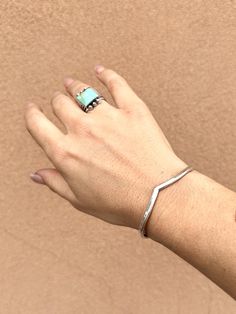 Absolutely BEAUTIFUL minimalist 925 Sterling Silver chevron cuff. This piece is truly stunning on, and it's sleek, classic design is sure to be a favorite addition to your collection. Diameter: 57-61mm Classic Design, 925 Sterling Silver, Sleek, Cuff, Sterling Silver, Silver, Design