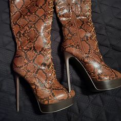 New Never Worn Size 9.5 Women Brown Snake Print Ankle Boots, Luxury Brown Snip Toe Knee-high Boots, Snake Boots, Trendy Ankle-high Snake Print Boots, Brown Snip Toe Knee-high Boots With Reinforced Heel, Brown Snake, Brown Snake Print Ankle-high Boots, Shoes Heels Boots, Shoes Women Heels