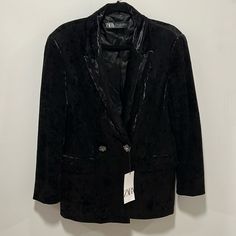 Brand New With Tags Zara Oversized Black Velvet Blazer, Size Small. Jeweled Button Details. Never Worn! Winter Evening Blazer With Buttons, Black Button-up Blazer For Party, Black Button-up Party Blazer, Lapel Collar Outerwear With Buttons For Night Out, Evening Blazer With Buttons For Winter, Evening Blazer For Winter, Winter Evening Blazer With Button Closure, Zara Evening Blazer For Fall, Winter Button-up Blazer For Night Out