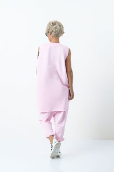 Casual Sleeveless Daywear Sets, Sleeveless Sets For Spring Daywear, Casual Sleeveless Loungewear Pant Set, Stretch Cotton Sleeveless Sets, Fitted Sleeveless Cotton Pant Set, Pink Sleeveless Matching Set, Casual Sleeveless Pant Set With Matching Top, Casual Sleeveless Matching Pant Set, Pink Sleeveless Top Matching Set