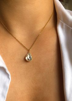 PINE DROP * 18K gold plated teardrop necklace  * Golden s.Steel chain 1.5mm * Teardrop pendant 11x17 mm * Glass crystal teardrop in clear * Adjustable 45-50 cm * 100% good vibes! Jeweled Teardrop Necklace As Gift, Teardrop Jeweled Necklace Gift, Gold Cubic Zirconia Drop Necklace Gift, Gold Cubic Zirconia Teardrop Necklace, Gold Teardrop Cubic Zirconia Necklace, Everyday Gold Plated Drop Jewelry, Dainty Tarnish-resistant Teardrop Pendant Jewelry, Gold Teardrop Crystal Jewelry, Everyday Gold Crystal Jewelry