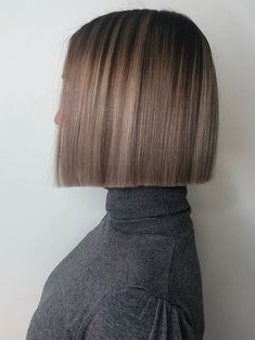 One Length Hairstyles, Bob Pendek, Classic Bob Haircut, Short Blonde Hair, Grunge Hair, Bob Cut, Straight Hair